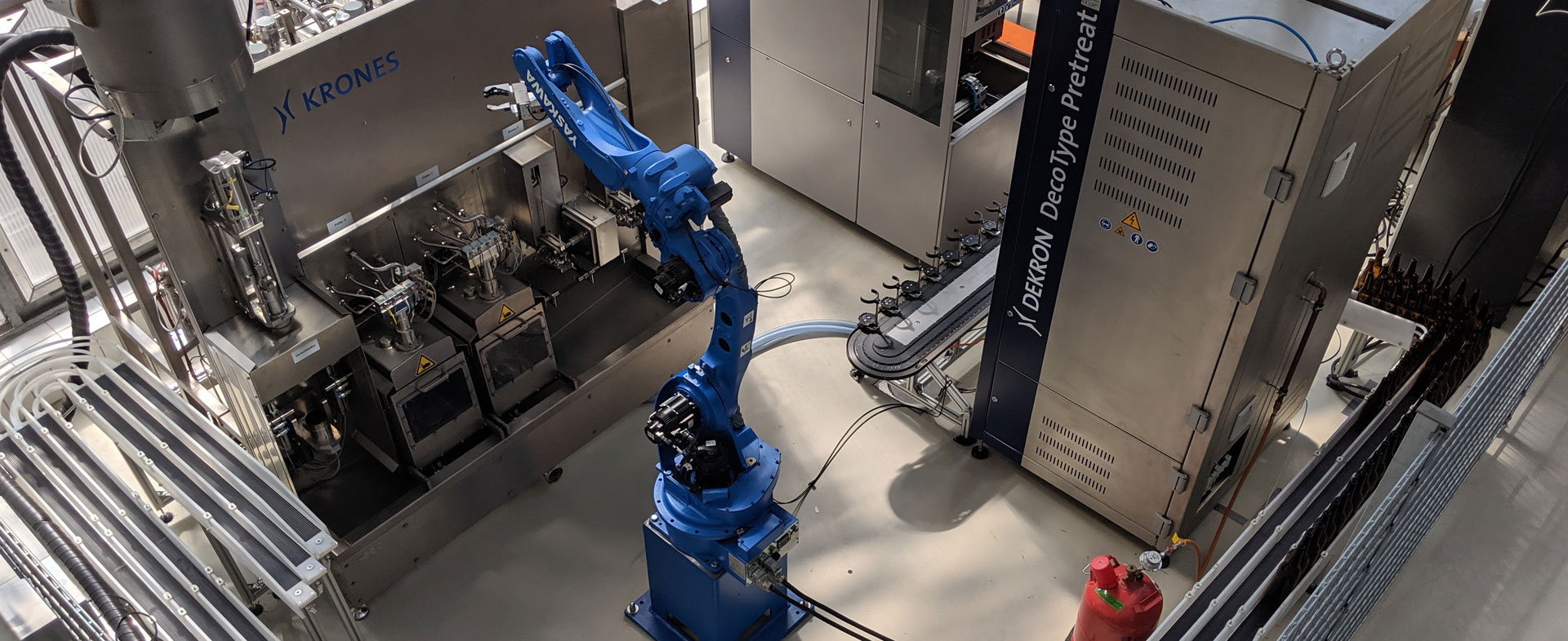 Robotergestütztes Abfüllkonzept für die individualisierte Getränkebereitstellung – RoboFill 4.0