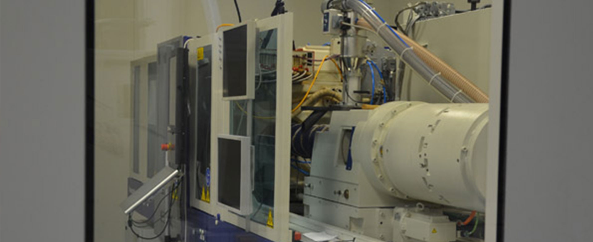 Prozessoptimierung und Energieeffizienz: Forschung an Reinräumen in der Kunststoffproduktion an der Hochschule Rosenheim